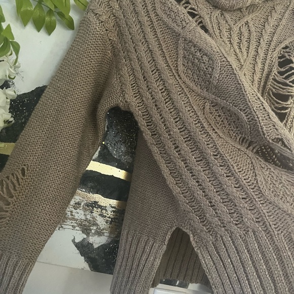 T by Talia Distressed Wool Turtleneck - Picture 3 of 8